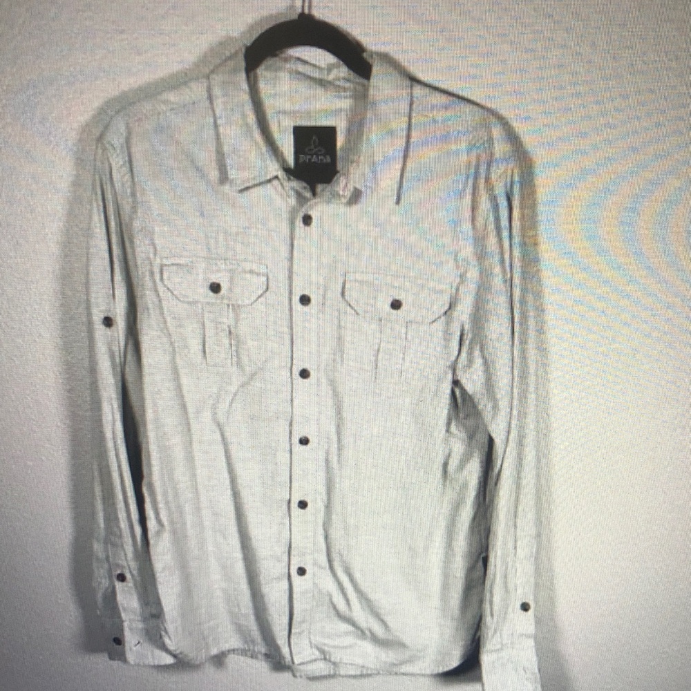 Patagonia Men's Long-Sleeve Button-Up Shirt in Light Gray